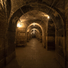 Fototapeta premium The underground city of Derinkuyu in Turkey could house 20,000 people! 🏰 This ancient labyrinth had ventilation shafts, stables, and even a church! Would you explore it?
