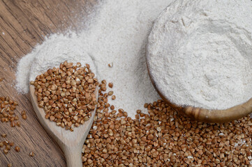 Gryka zwyczajna mąka i kasza z bliska