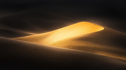 Golden Desert Dune at Sunset: A Dramatic Landscape