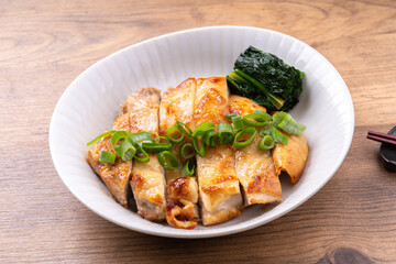 鶏ももの西京焼き