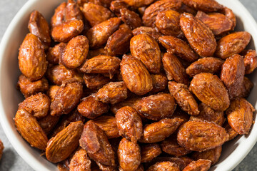 Homemade Caramelized Cinnamon Almonds