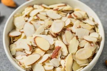 Raw Organic White Sliced Almonds