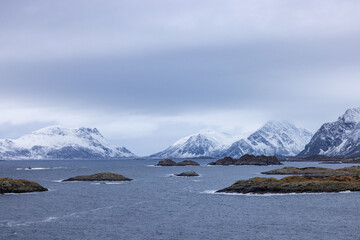 Inselkette der Lofoten, Norwegen, im Winter, Panorama