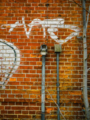 Alte Au&szlig;ensteckdosen an altem Mauerwerk