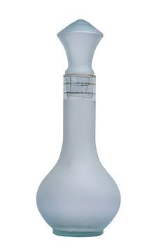 recipiente de vidrio para licores en fondo transparente - foto de stock 