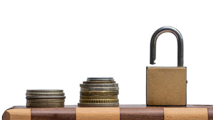 fondo trasparente de monedas y un candado, concepto de economía - foto de stock