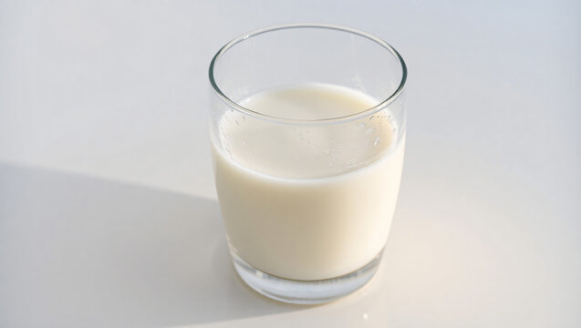 a glass of mlik 