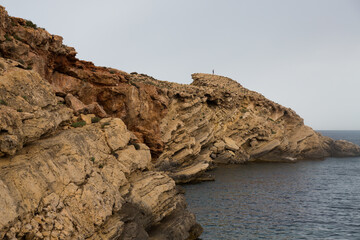 Zona rocosa en una cala de Ibiza