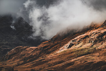 Écharpe de brume sur les hauteurs écossaises © Cdric