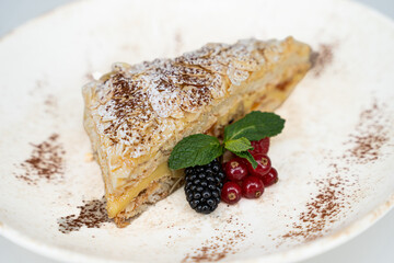 cheesecake with berries