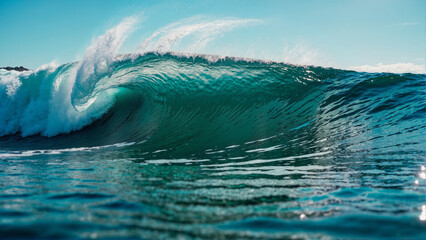 Blue sea with extreme waves 