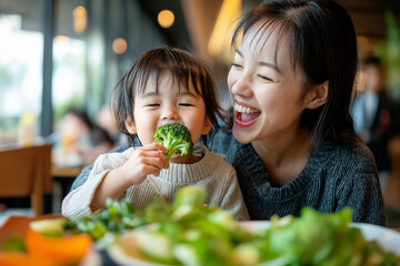野菜を食べる親子