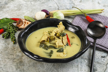 Thai green chicken curry with coconut