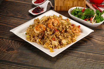 Vietnamese fried rice with prawn and squid Kom Ran