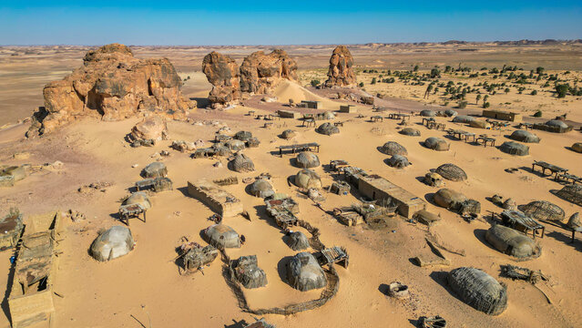 Star Wars looking oasis Tigui, Tibesti Mountains