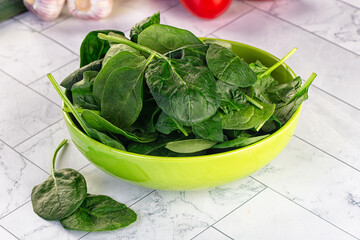 Raw fresh green spinach leaves