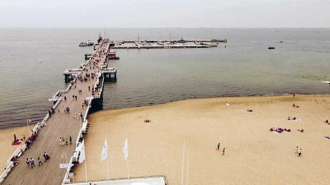Polska - Sopot - molo w Sopocie z drona