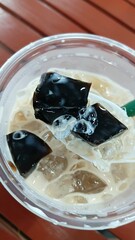 Grass Jelly with Fresh Milk