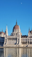 Fototapeta premium Budapest cityscape with Hungarian parliament building and Danube river, Hungary