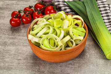 Fresh ripe green leek slices