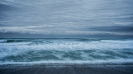 荒れた海の風景　茨城県神栖市