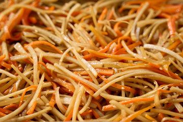 バットに入ったきんぴらごぼう｜作り置きおかず