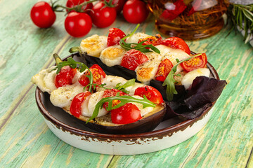 Baked eggplant with cherry and mozzarella