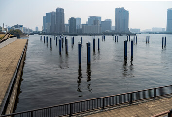 Fototapeta premium 隅田川、晴海運河沿いの風景