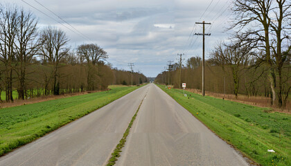 Fototapeta premium Le longue route campagnarde