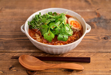 パクチーの激辛ラーメン