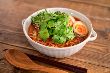 パクチーの激辛ラーメン