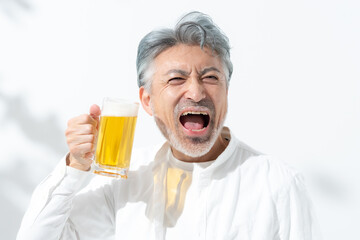 男性　ビール