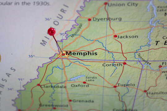 Colorful tourist location map with red stick pin at Memphis, Tennessee, USA and the surrounding area