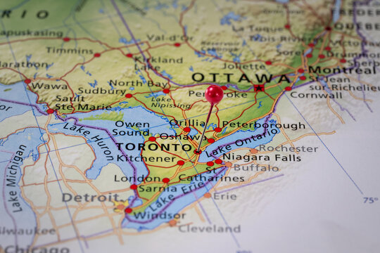 Colorful tourist location map with red stick pin at Toronto, Ontario, Canada and the surrounding area