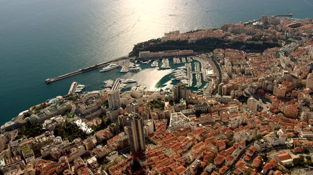 monaco monte carlo avec le port hercule depuis la mer plan s&eacute;quence partie 3 sur 3
