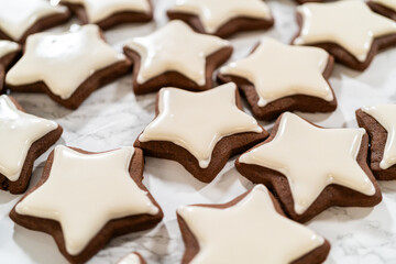 Perfectly Icing Star Cookies with Royal Icing