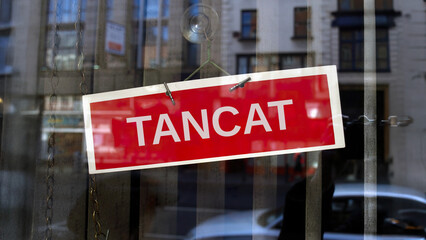 closed sign in Catalan