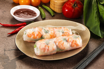 Vietnamese spring roll with prawn