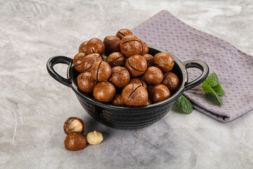 Sweet macadamia nut in the bowl