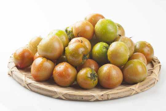 Tomato is an annual plant of the nightshade family. It grows to a height of 1 to 1.5 meters and has opposite, pinnately compound leaves.