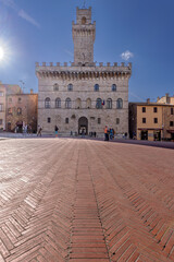 Obraz premium Palazzo Comunale on the Piazza Grande in Montepulciano in the Val d'Orcia in Tuscany, Italy.