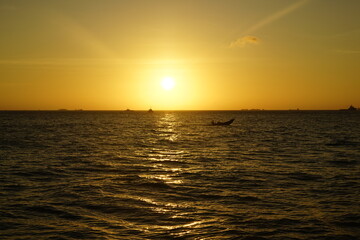 sky, landscape, cloud, beautiful, butterfly, nature, ocean, sunrise on the sea, travel, ocean waves, yellow, vast, water waves, sun, sunrise, morning, sea, sunset,