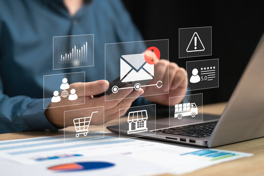 Update status of the transportation concept, Shipping company staff informed customer of the delivery status. Delivery notification, Safe shipping, product accident insurance, customer satisfaction - Powered by Adobe