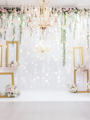 シャンデリアと額縁のお洒落なスタジオ