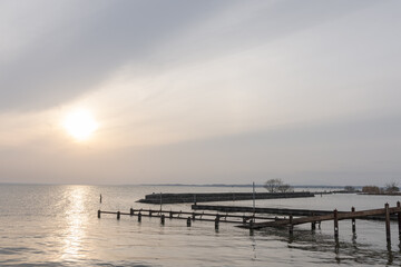 Obraz premium 霞ケ浦の夕方近くの風景 