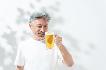 男性　ビール