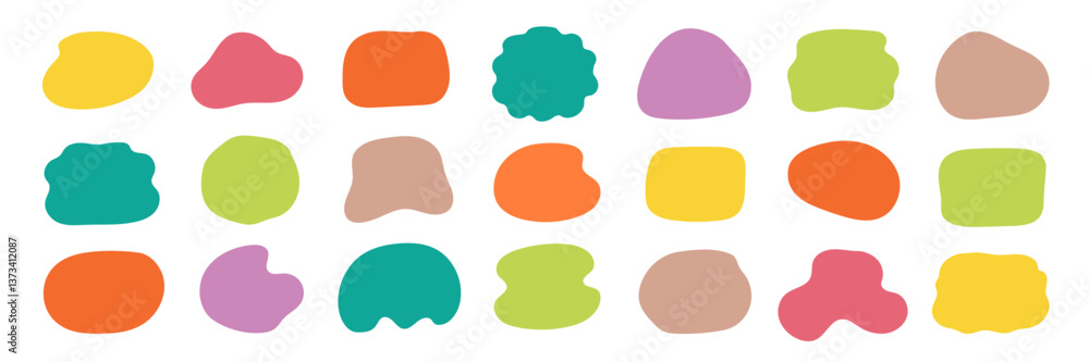 Poster Organic shape liquid form set. Round organic blob curve bubble abstract shape frame. Doodle abstract liquid blob, wavy fluid different form. Soft round oval pattern background. Vector illustration