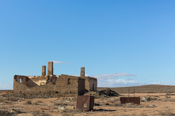Abandoned ruins of the Waukaringa Hotel on the Waukaringa gold fields