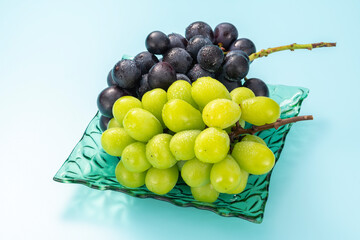 シャインマスカットと巨峰　夏の果物