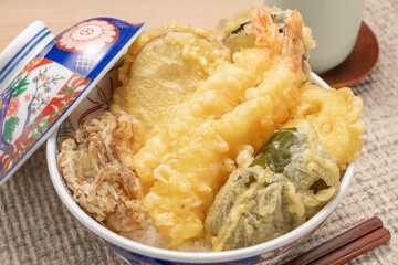 天丼（海老、かぼちゃ、茄子、ピーマン、舞茸、レンコン、さつま芋）